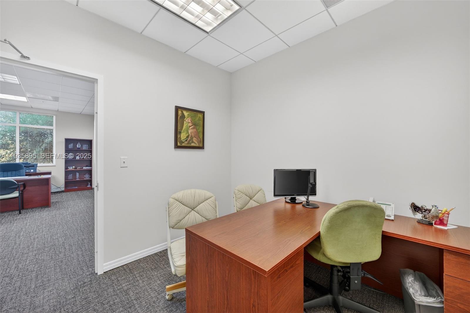 201  /   sq. ft. $ 2025-12-28 0 foto