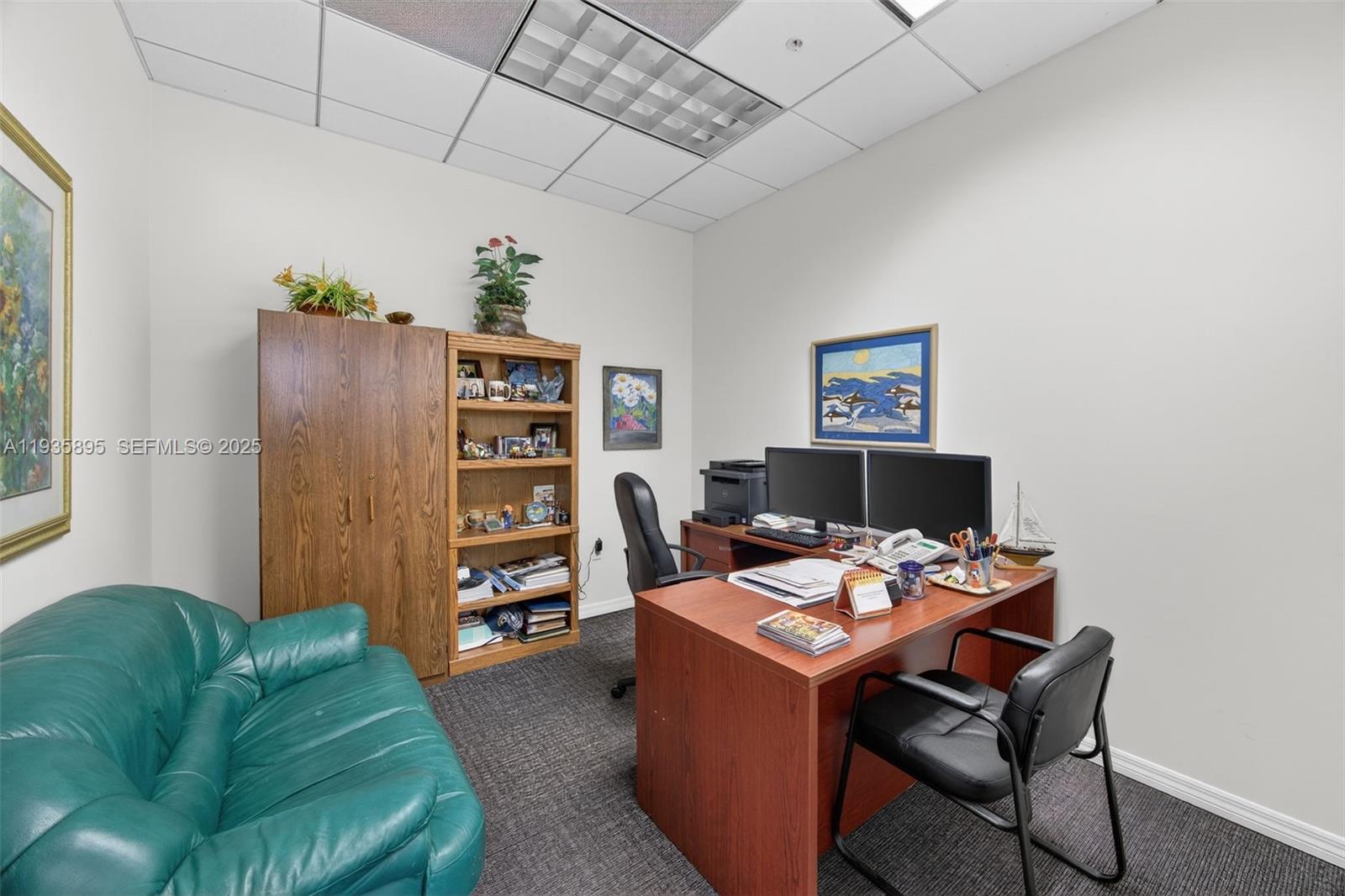 201  /   sq. ft. $ 2025-12-28 0 foto