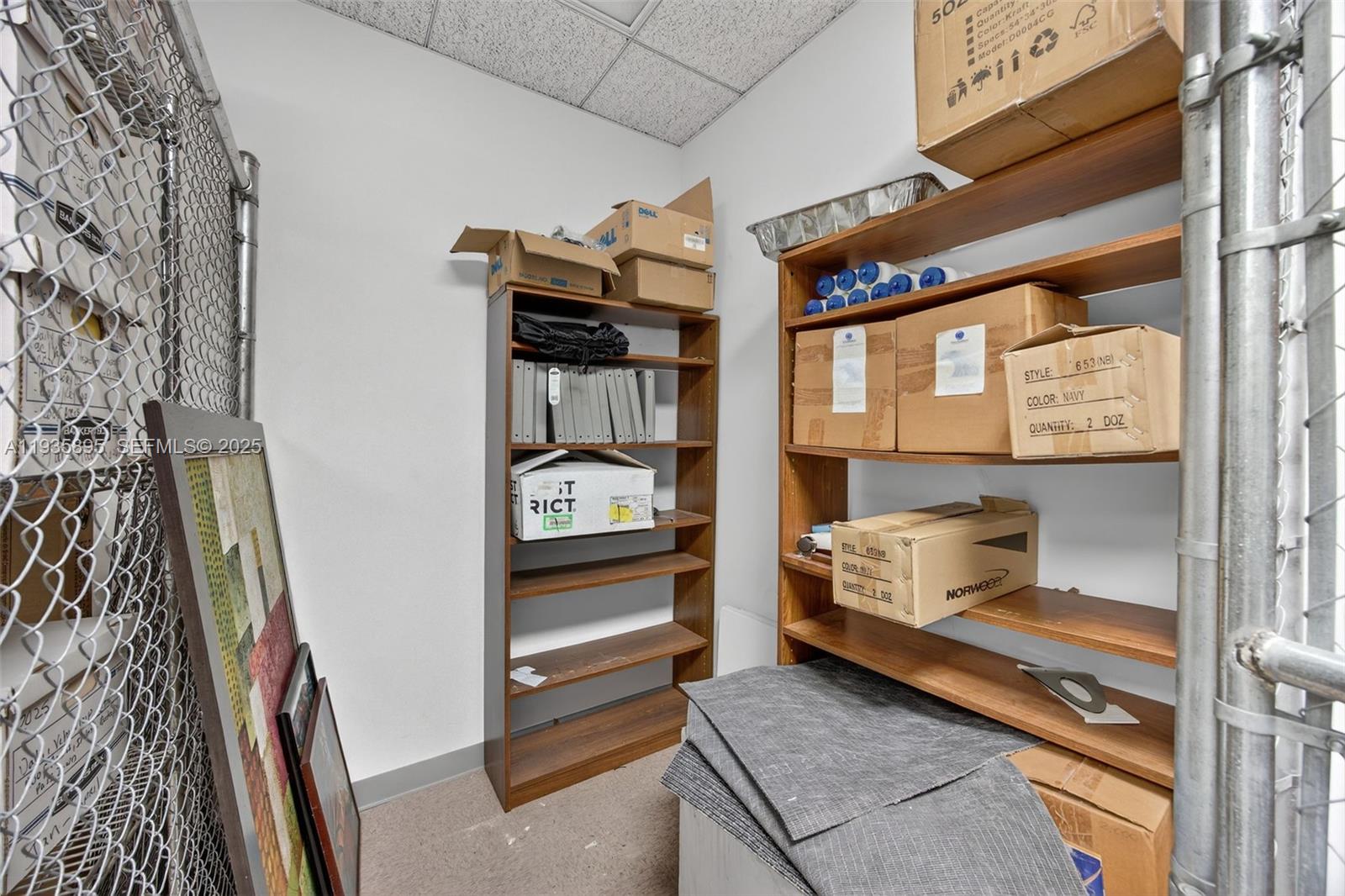 201  /   sq. ft. $ 2025-12-28 0 foto