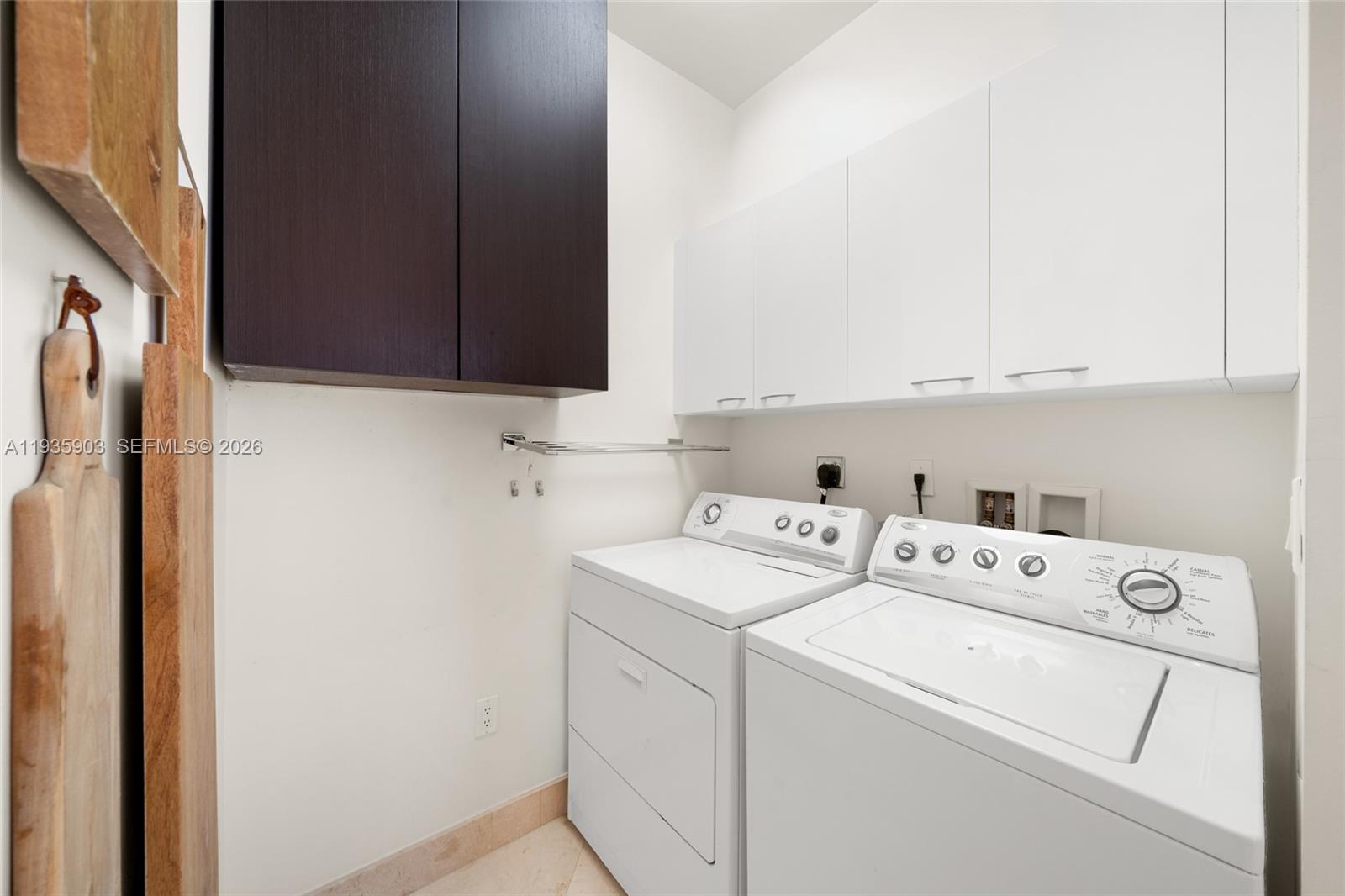 Подробнее 3906 2 / 4 2327 кв.футов $ 2025-12-28 0 Фото