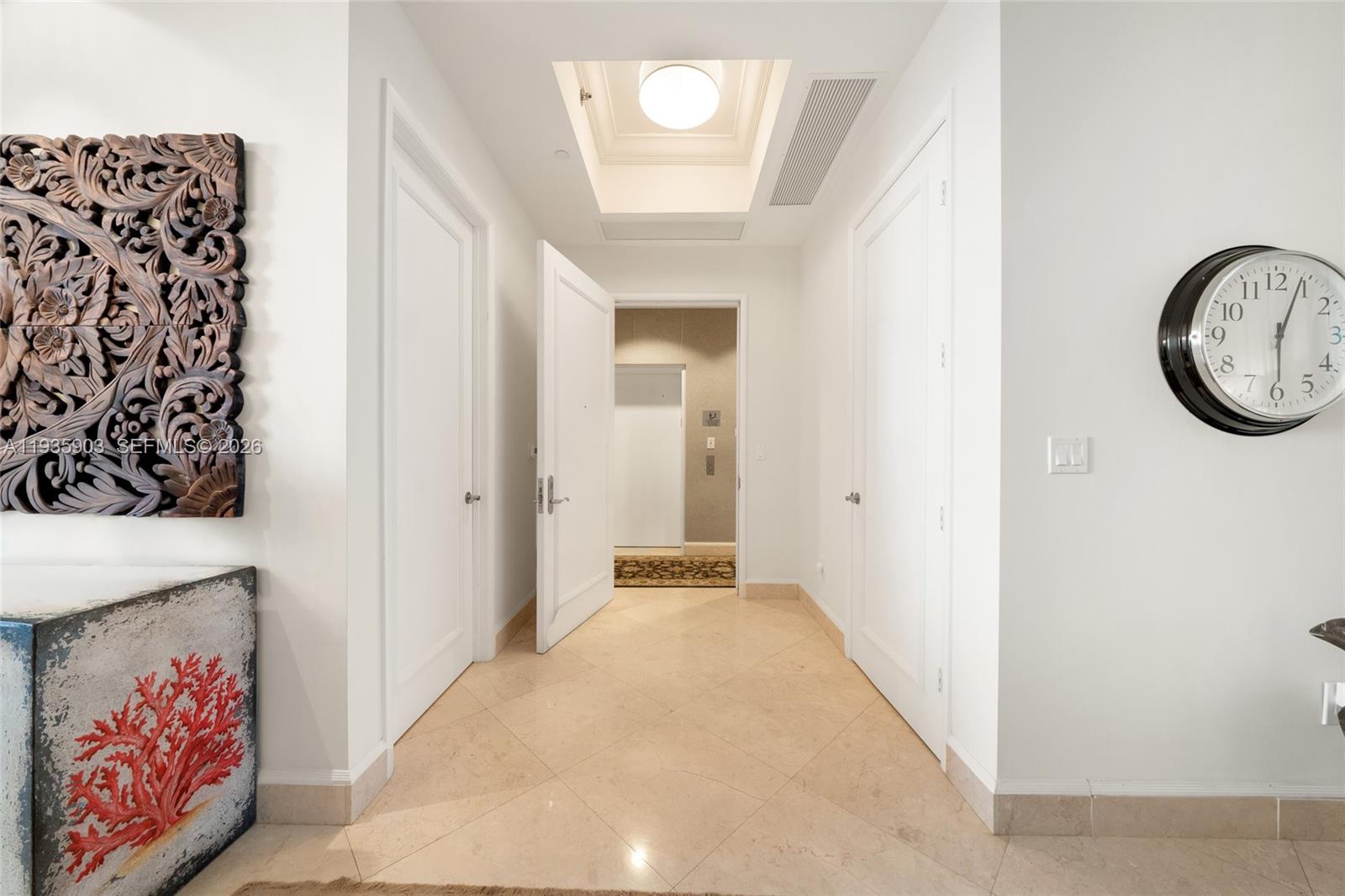 Подробнее 3906 2 / 4 2327 кв.футов $ 2025-12-28 0 Фото