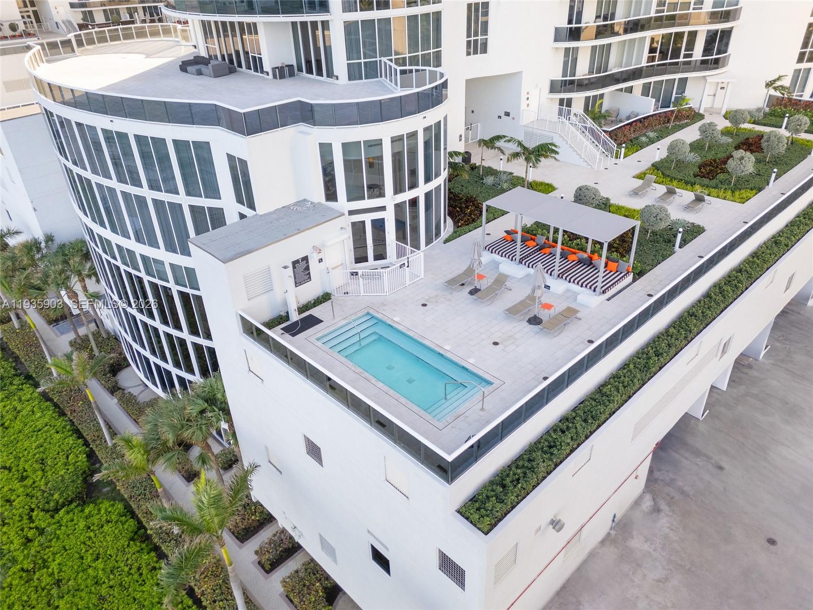 Подробнее 3906 2 / 4 2327 кв.футов $ 2025-12-28 0 Фото