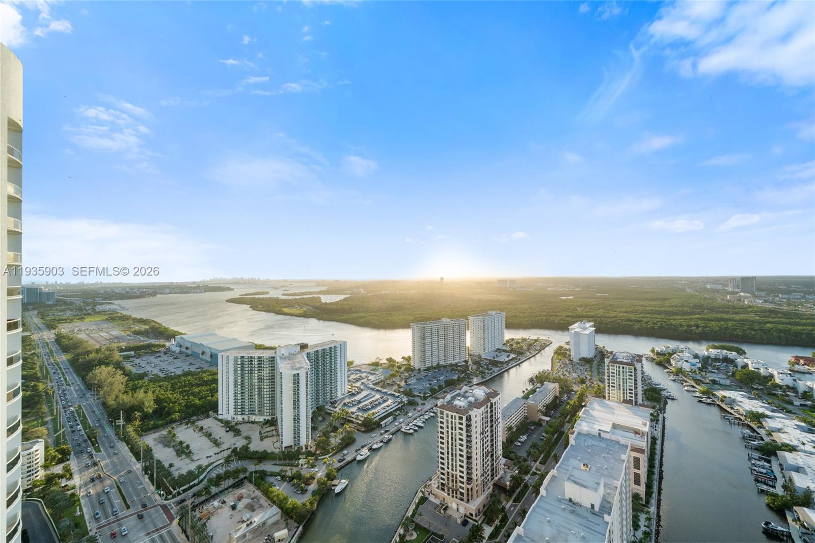 Подробнее 3906 2 / 4 2327 кв.футов $ 2025-12-28 0 Фото