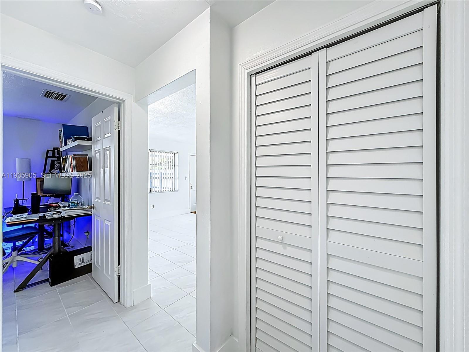 See details / 2135 sq. ft. $ 2025-12-28 0 Photo