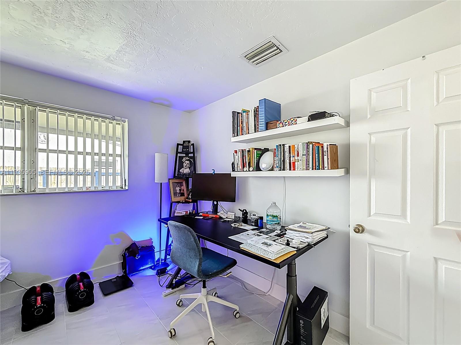 See details / 2135 sq. ft. $ 2025-12-28 0 Photo