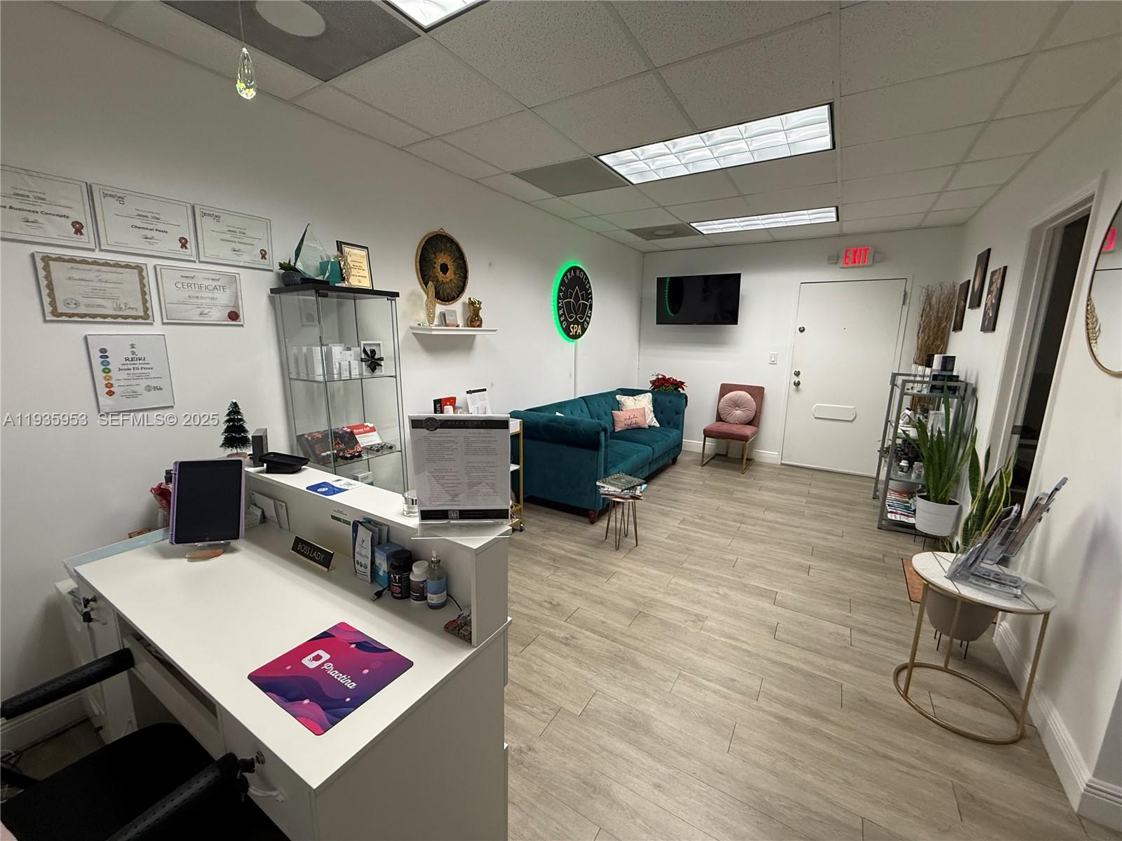 206  /   кв.футов $ 2025-12-29 0 Фото