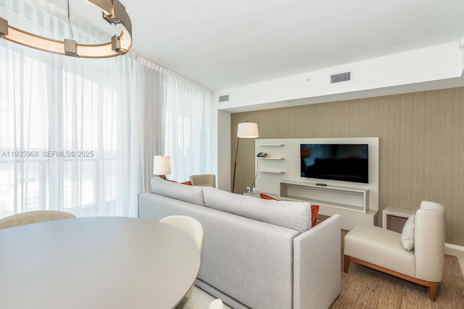 1912 1 / 1 869 sq. ft. $ 2025-12-29 0 Photo