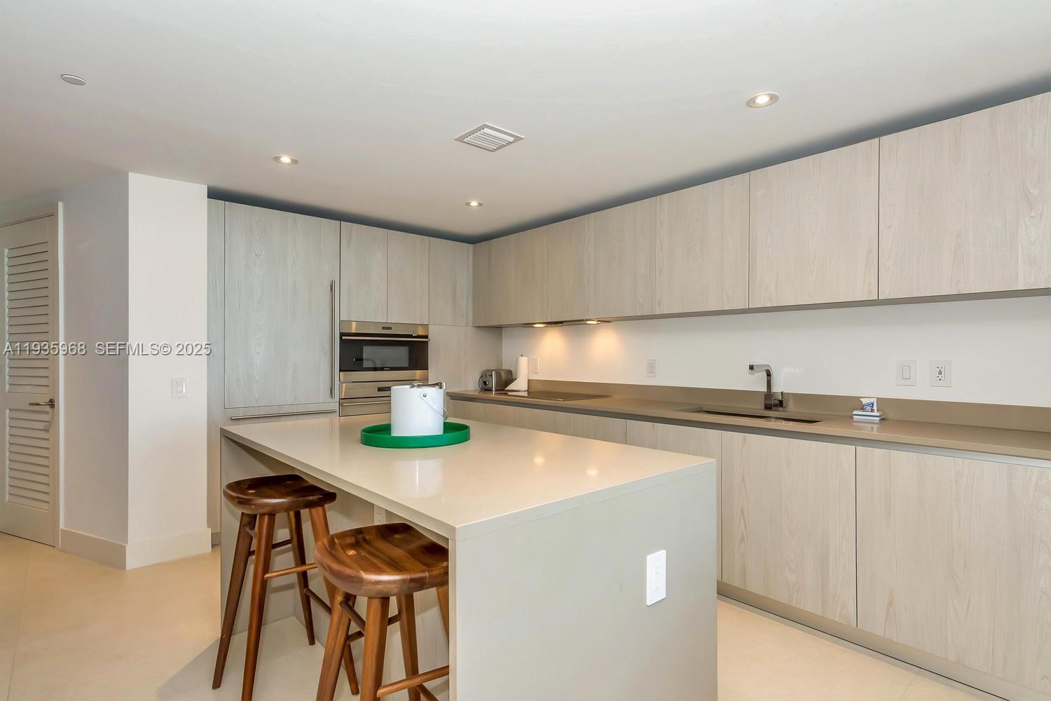 1912 1 / 1 869 sq. ft. $ 2025-12-29 0 Photo