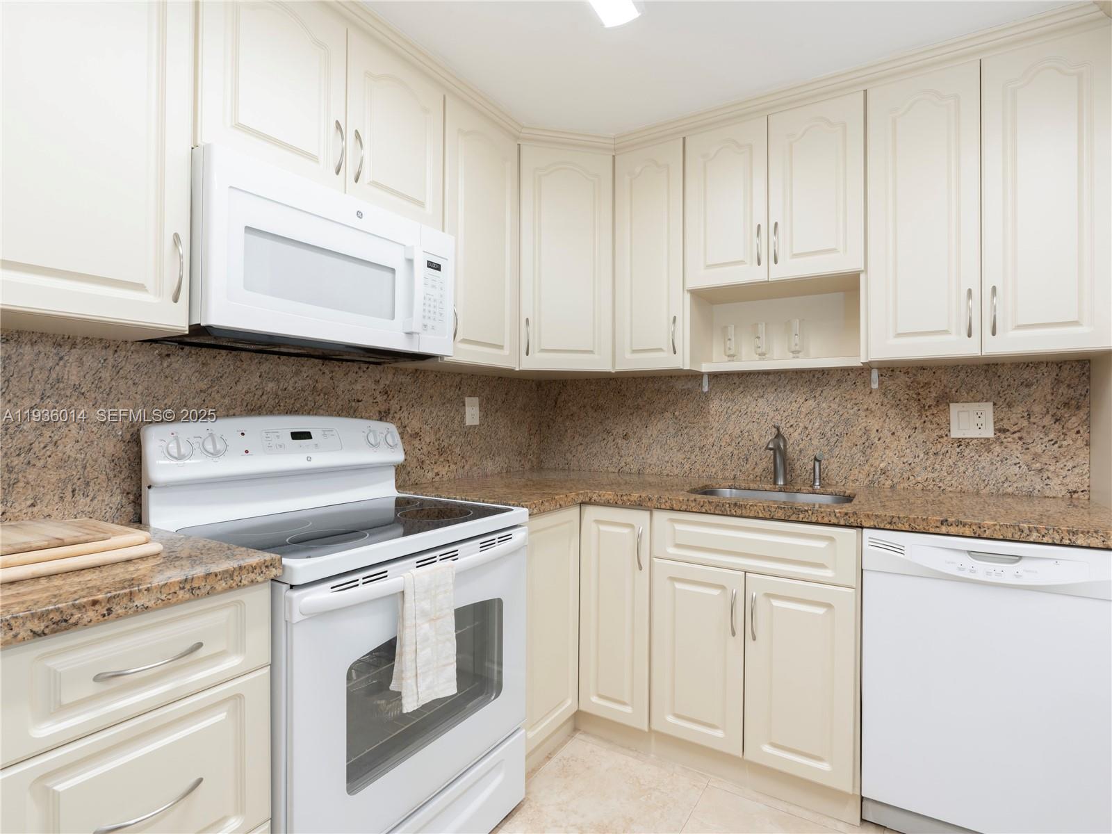 Photo of 3725 Ocean Dr  #1606, Hollywood, Florida, 33019 - 