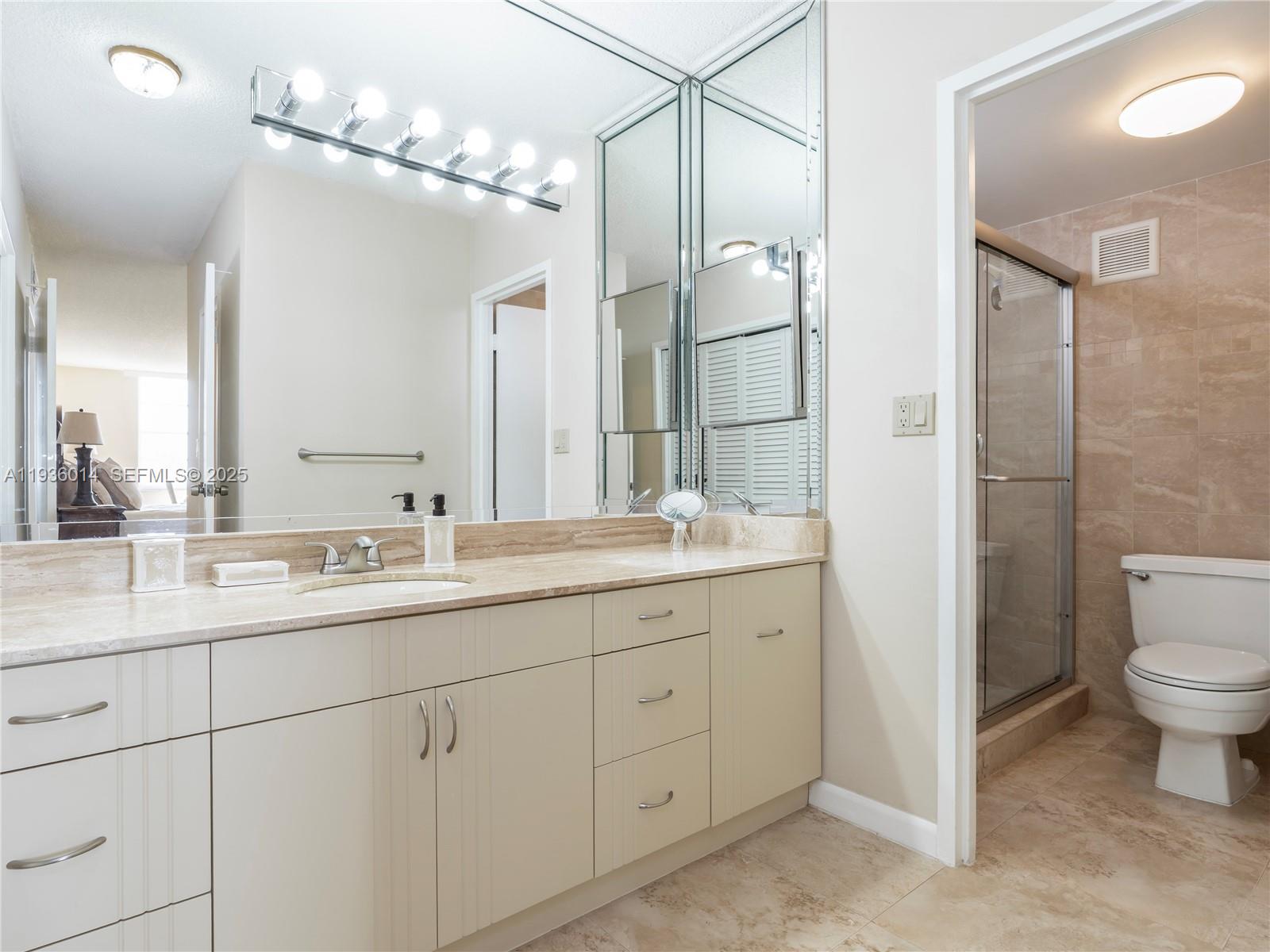 Photo of 3725 Ocean Dr  #1606, Hollywood, Florida, 33019 - 