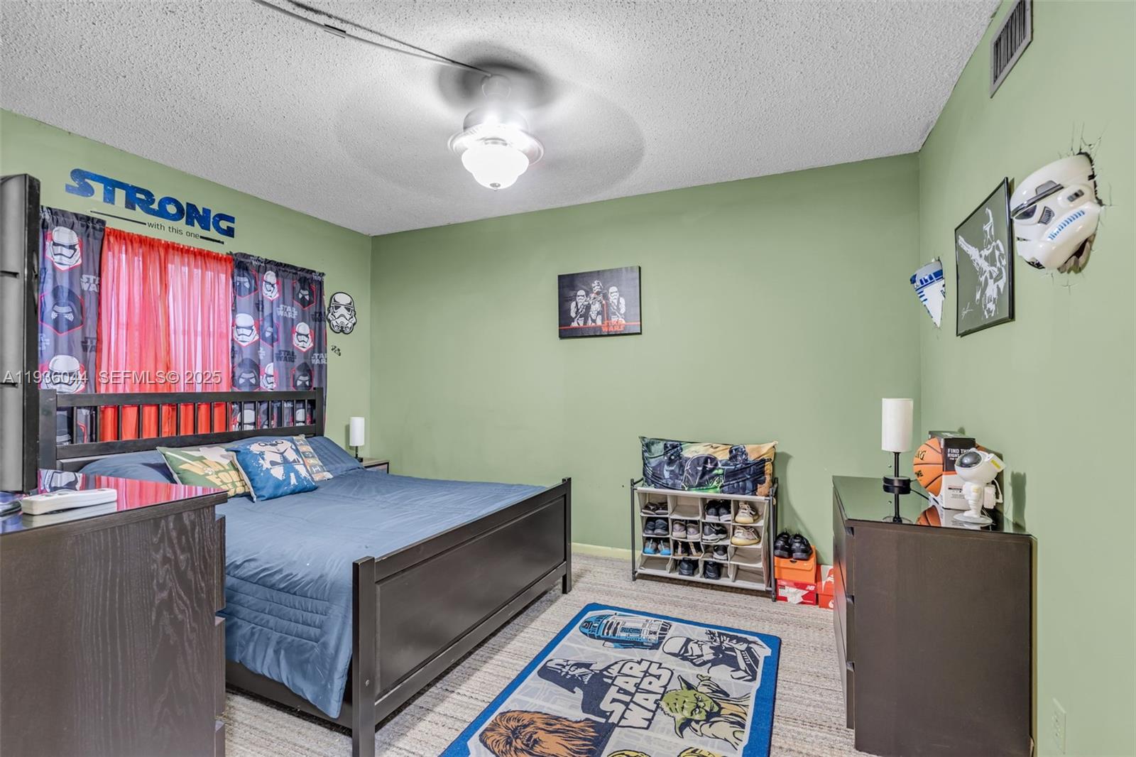 202 2 / 2 961 кв.футов $ 2025-12-29 0 Фото