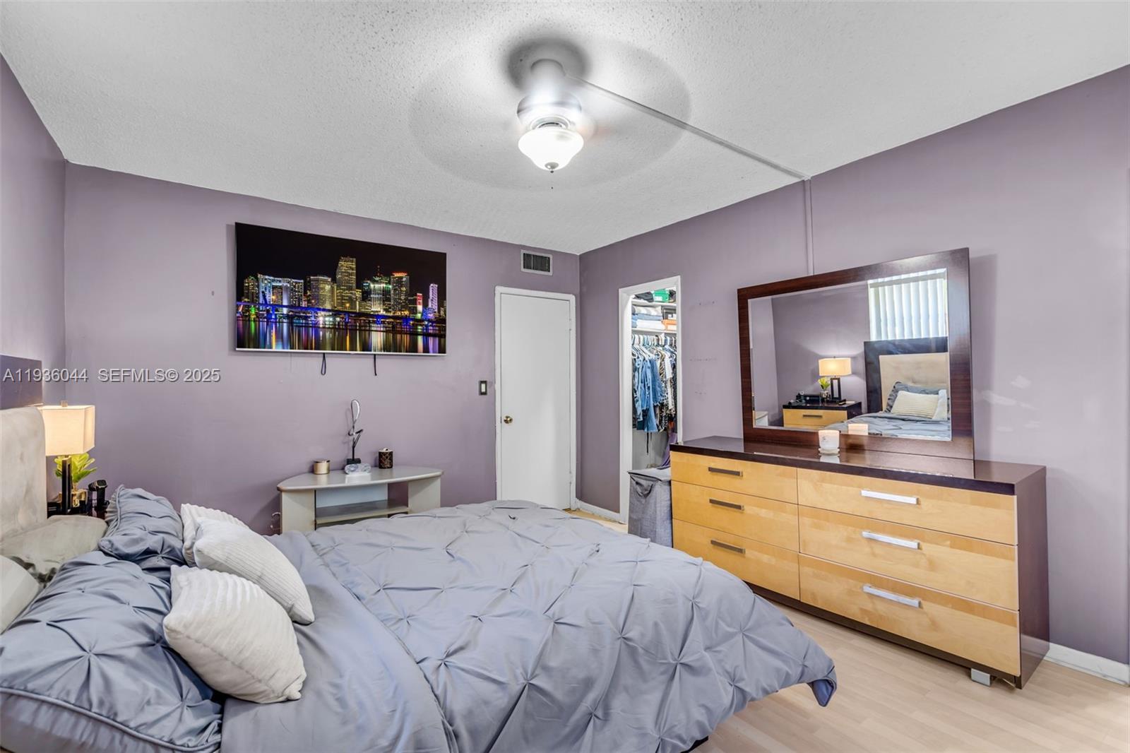 202 2 / 2 961 кв.футов $ 2025-12-29 0 Фото