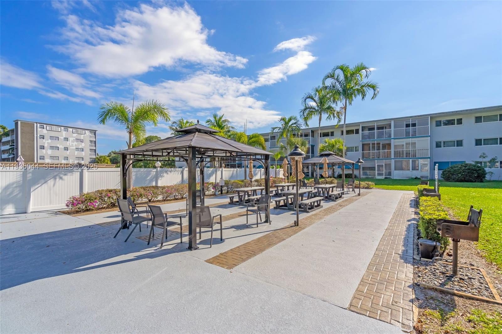 202 2 / 2 961 кв.футов $ 2025-12-29 0 Фото