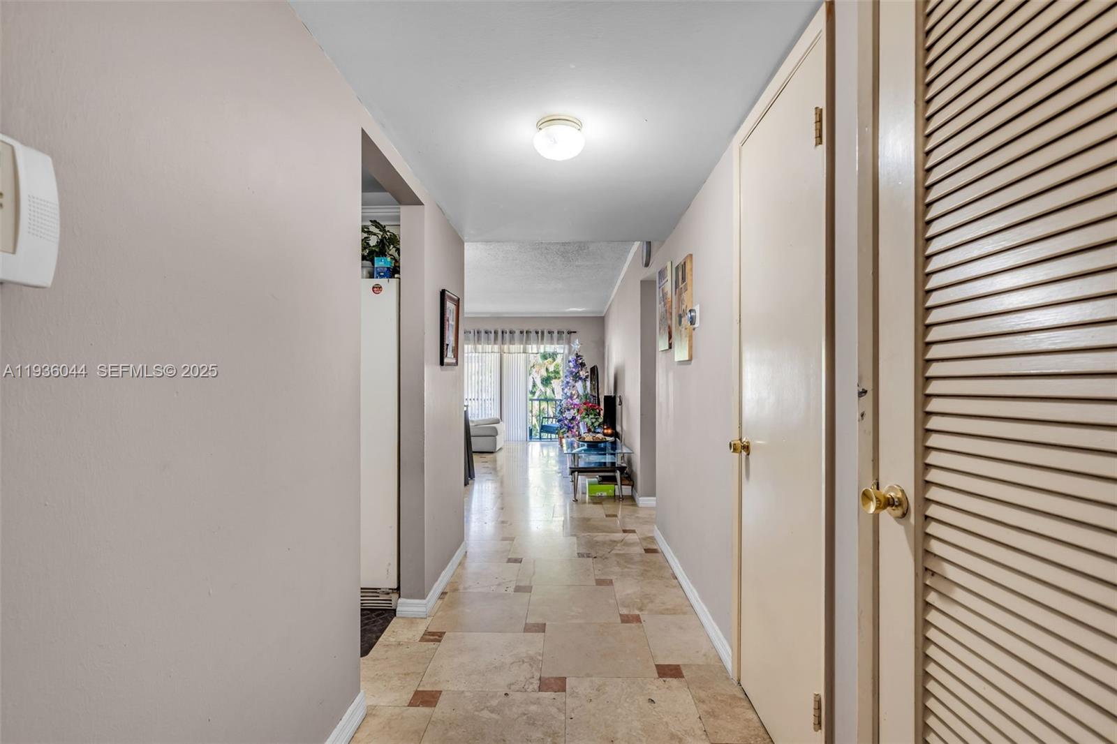 202 2 / 2 961 кв.футов $ 2025-12-29 0 Фото