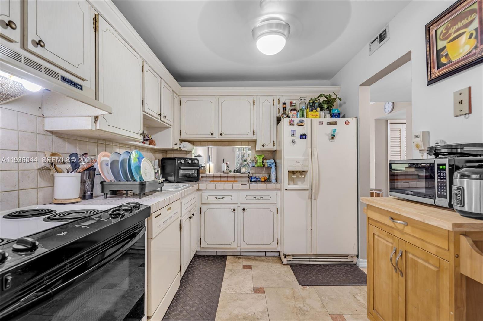 202 2 / 2 961 кв.футов $ 2025-12-29 0 Фото