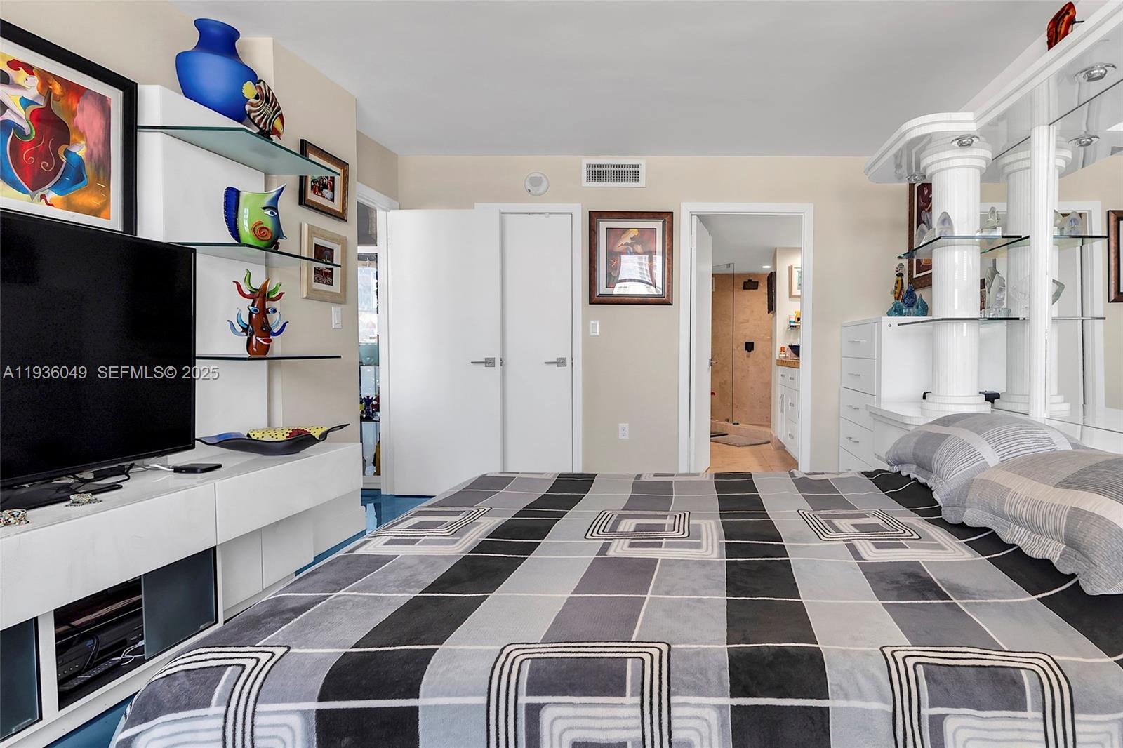 Photo of 1833 Ocean Dr  #1709, Hallandale Beach, Florida, 33009 - 