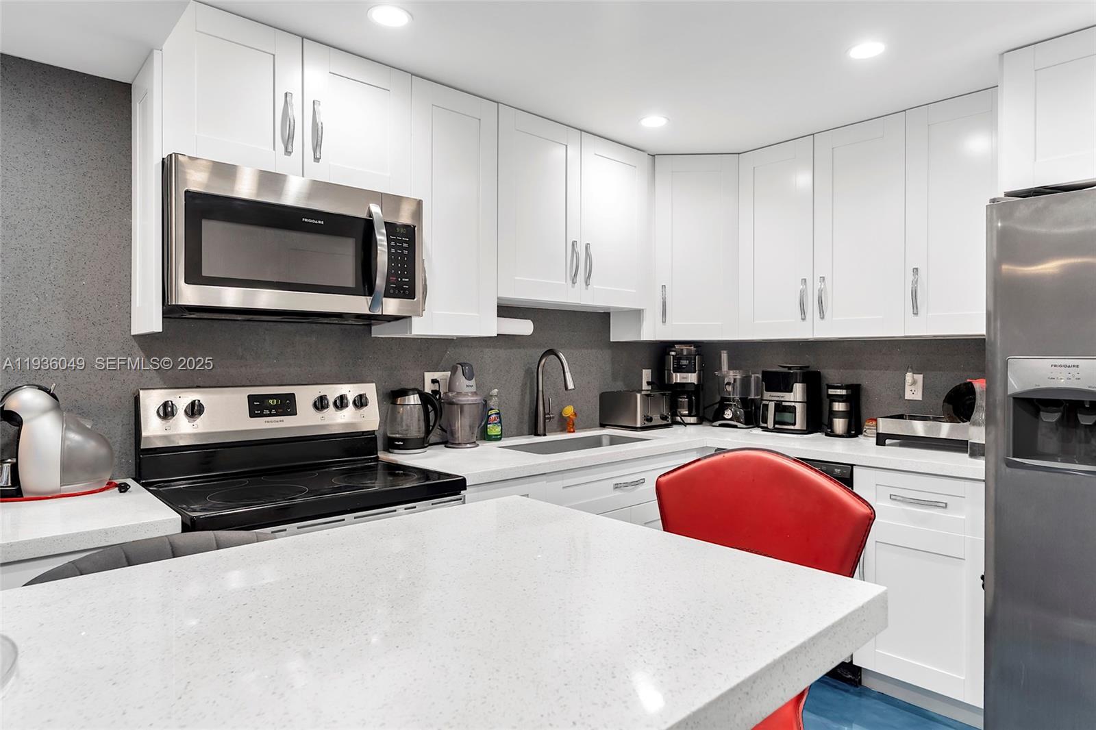 Photo of 1833 Ocean Dr  #1709, Hallandale Beach, Florida, 33009 - 