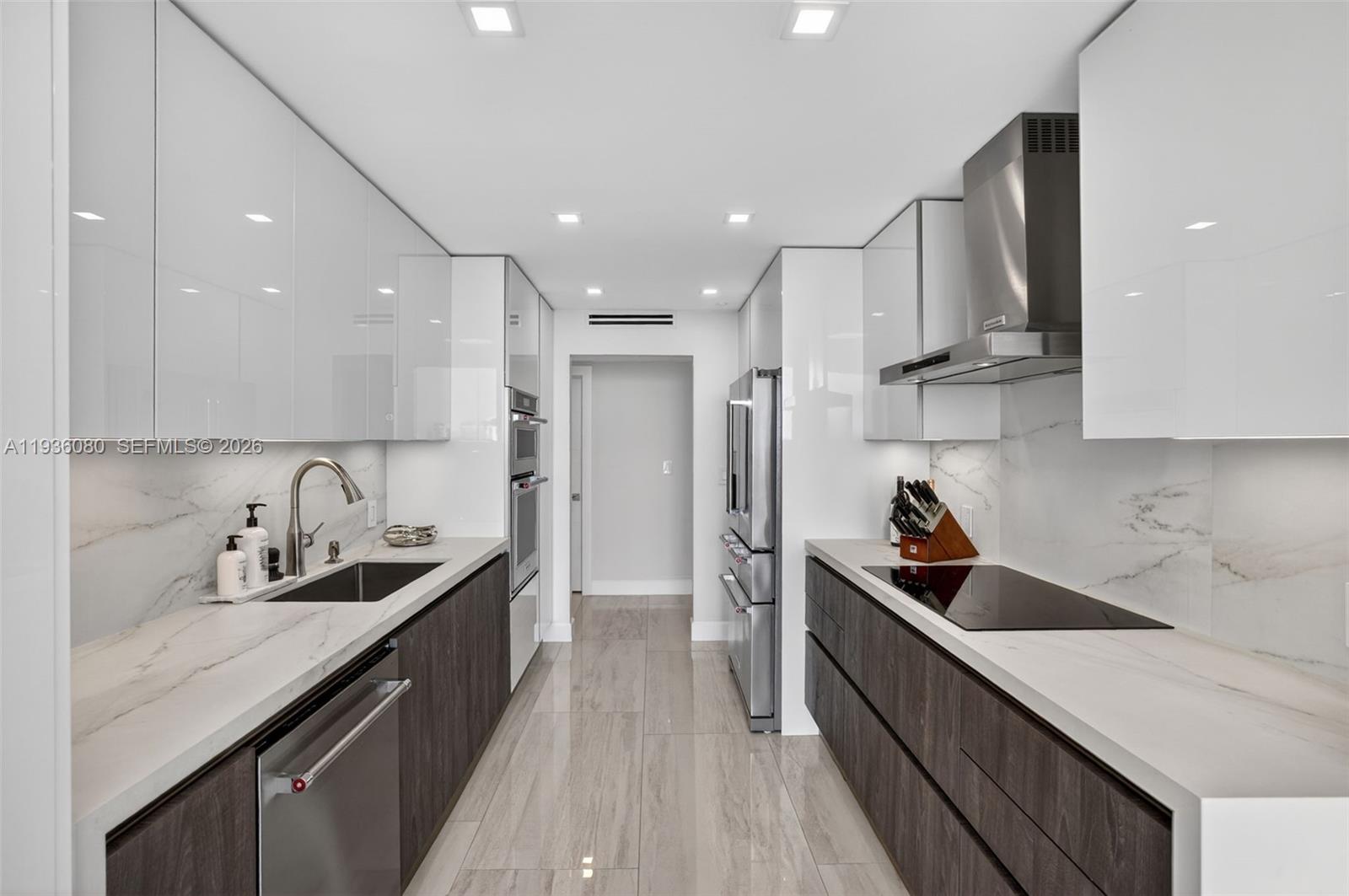 2306 3 / 4 2390 sq. ft. $ 2025-12-29 0 Photo