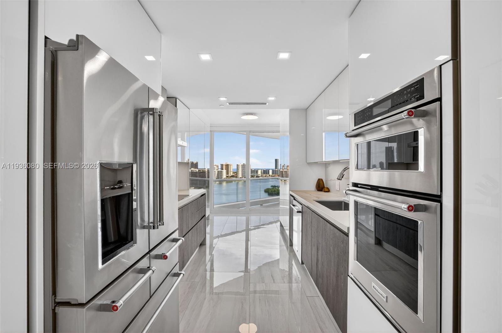 2306 3 / 4 2390 sq. ft. $ 2025-12-29 0 Photo