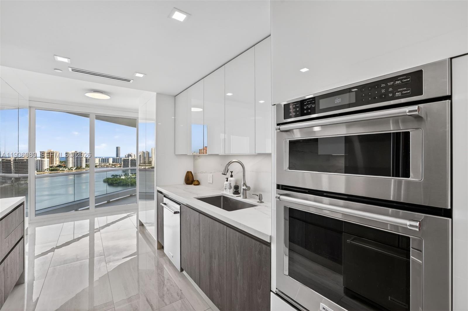 2306 3 / 4 2390 sq. ft. $ 2025-12-29 0 Photo