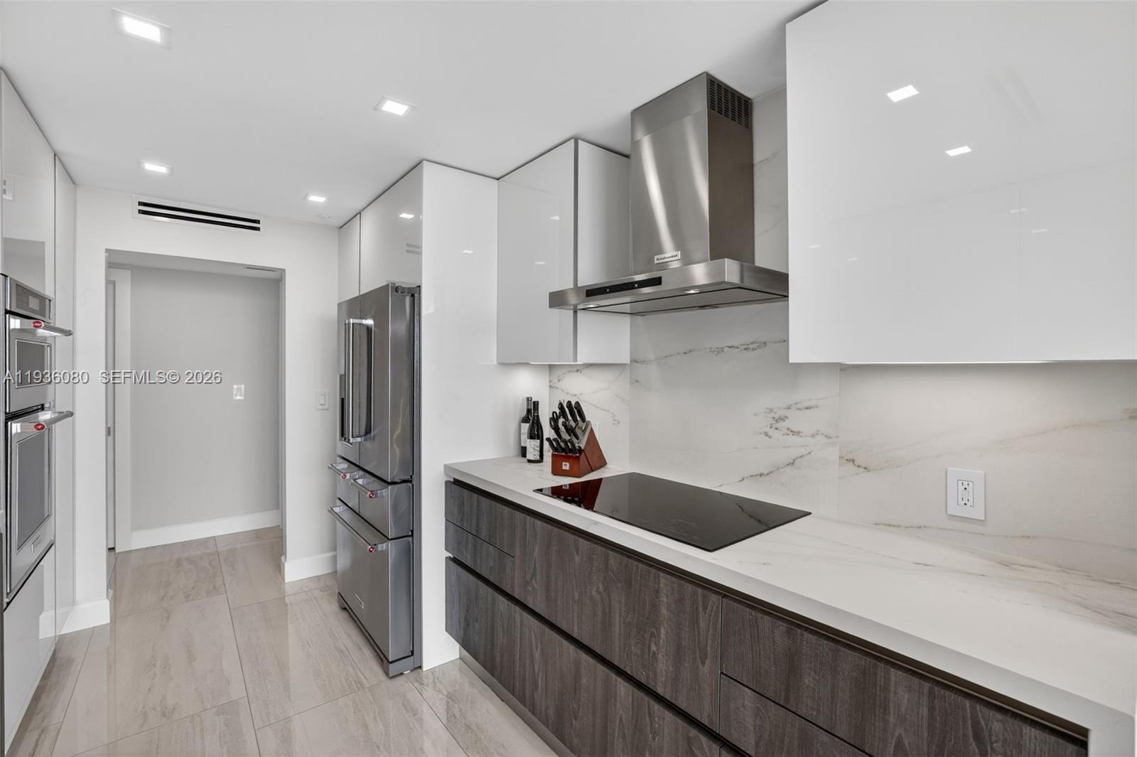 2306 3 / 4 2390 sq. ft. $ 2025-12-29 0 Photo