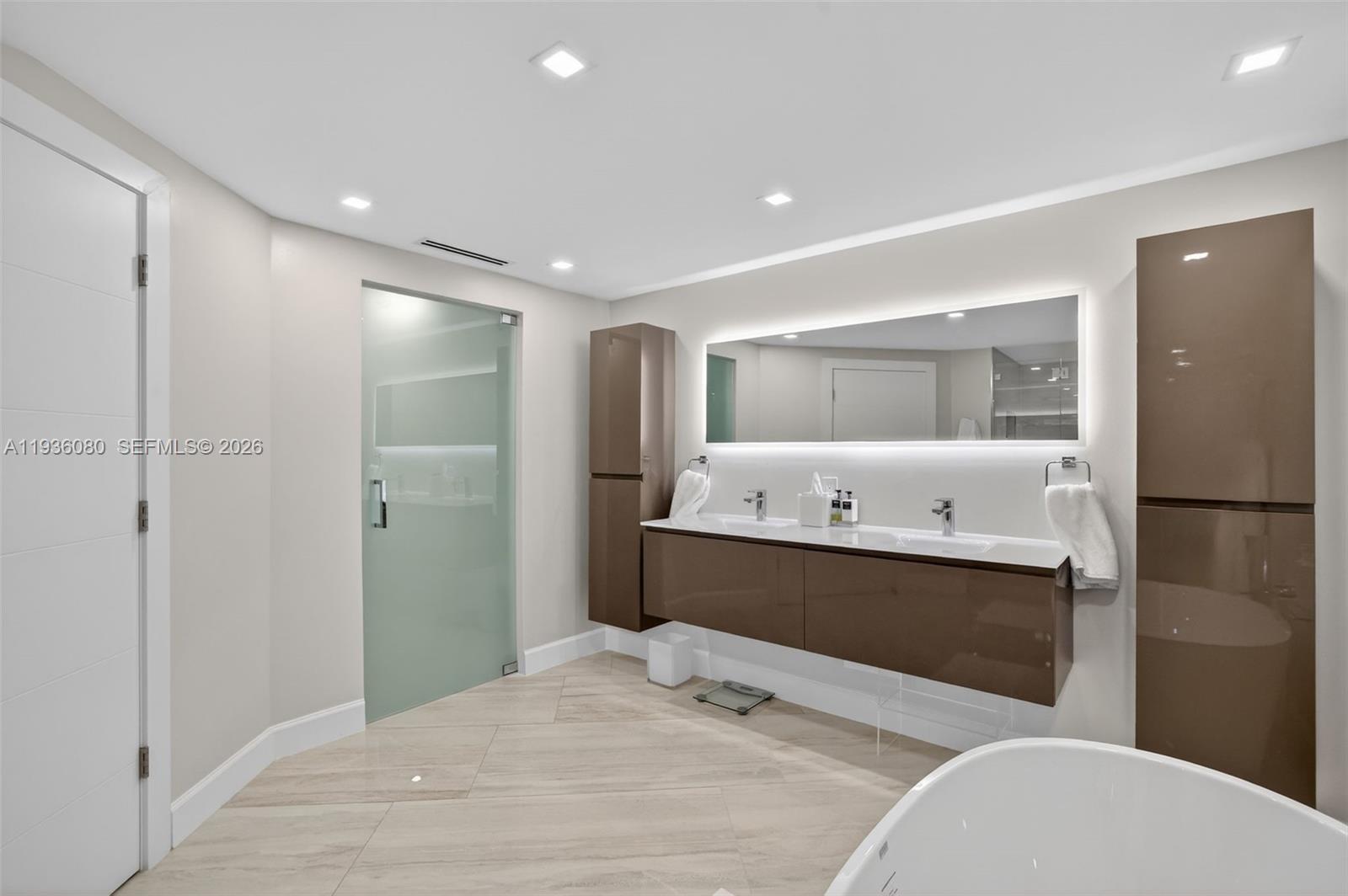 2306 3 / 4 2390 sq. ft. $ 2025-12-29 0 Photo