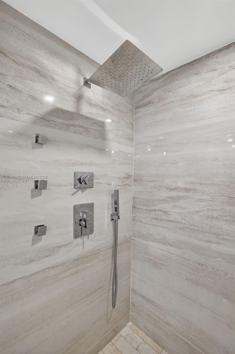 2306 3 / 4 2390 sq. ft. $ 2025-12-29 0 Photo