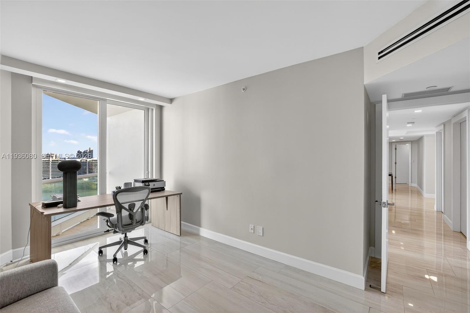 2306 3 / 4 2390 sq. ft. $ 2025-12-29 0 Photo