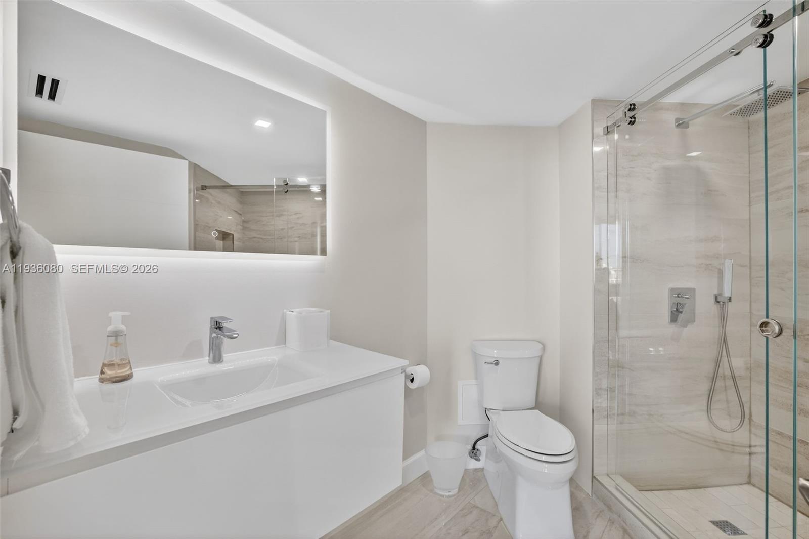 2306 3 / 4 2390 sq. ft. $ 2025-12-29 0 Photo