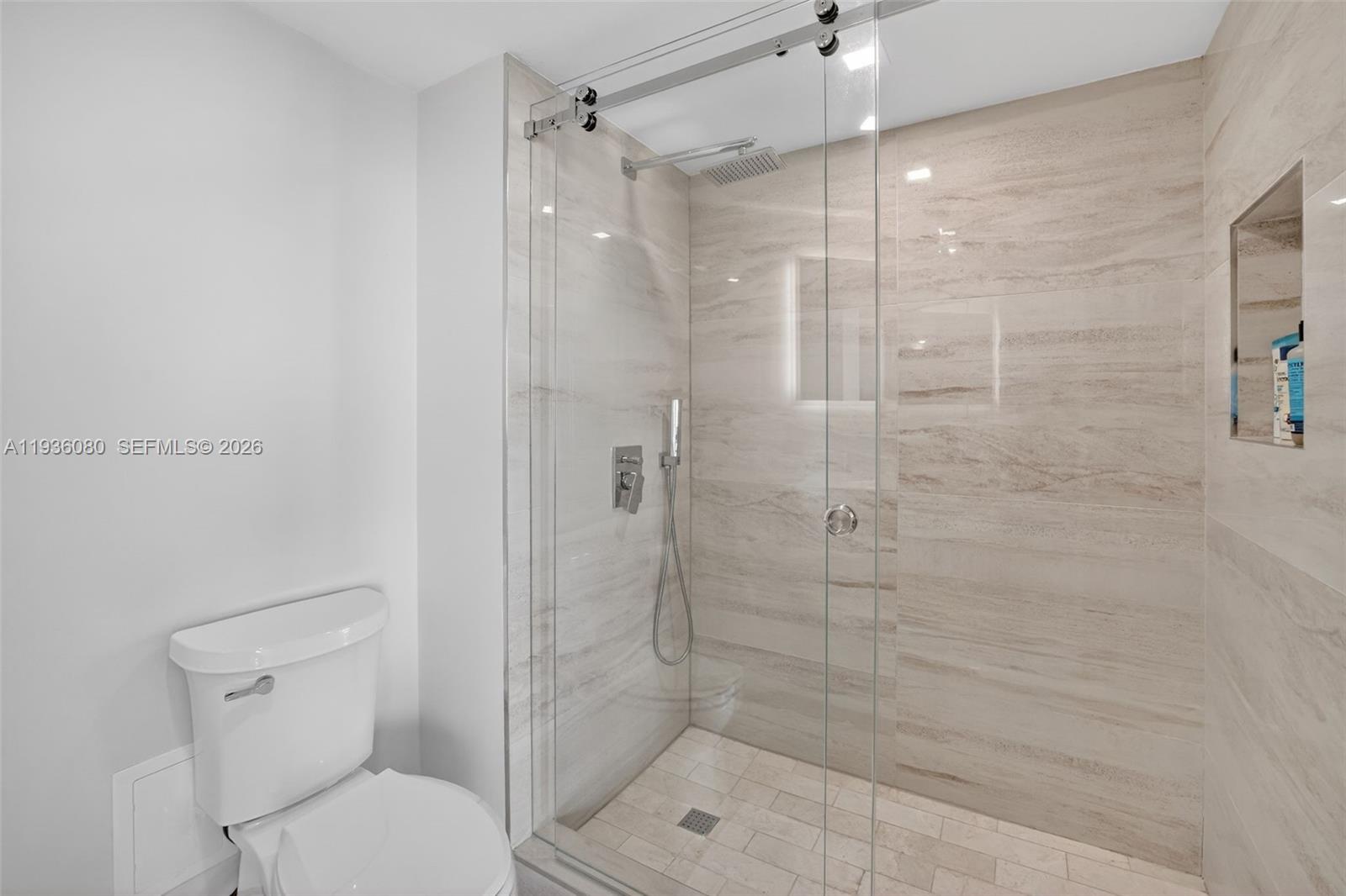 2306 3 / 4 2390 sq. ft. $ 2025-12-29 0 Photo