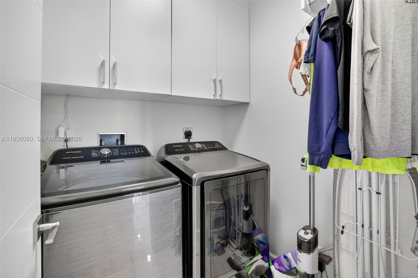 2306 3 / 4 2390 sq. ft. $ 2025-12-29 0 Photo