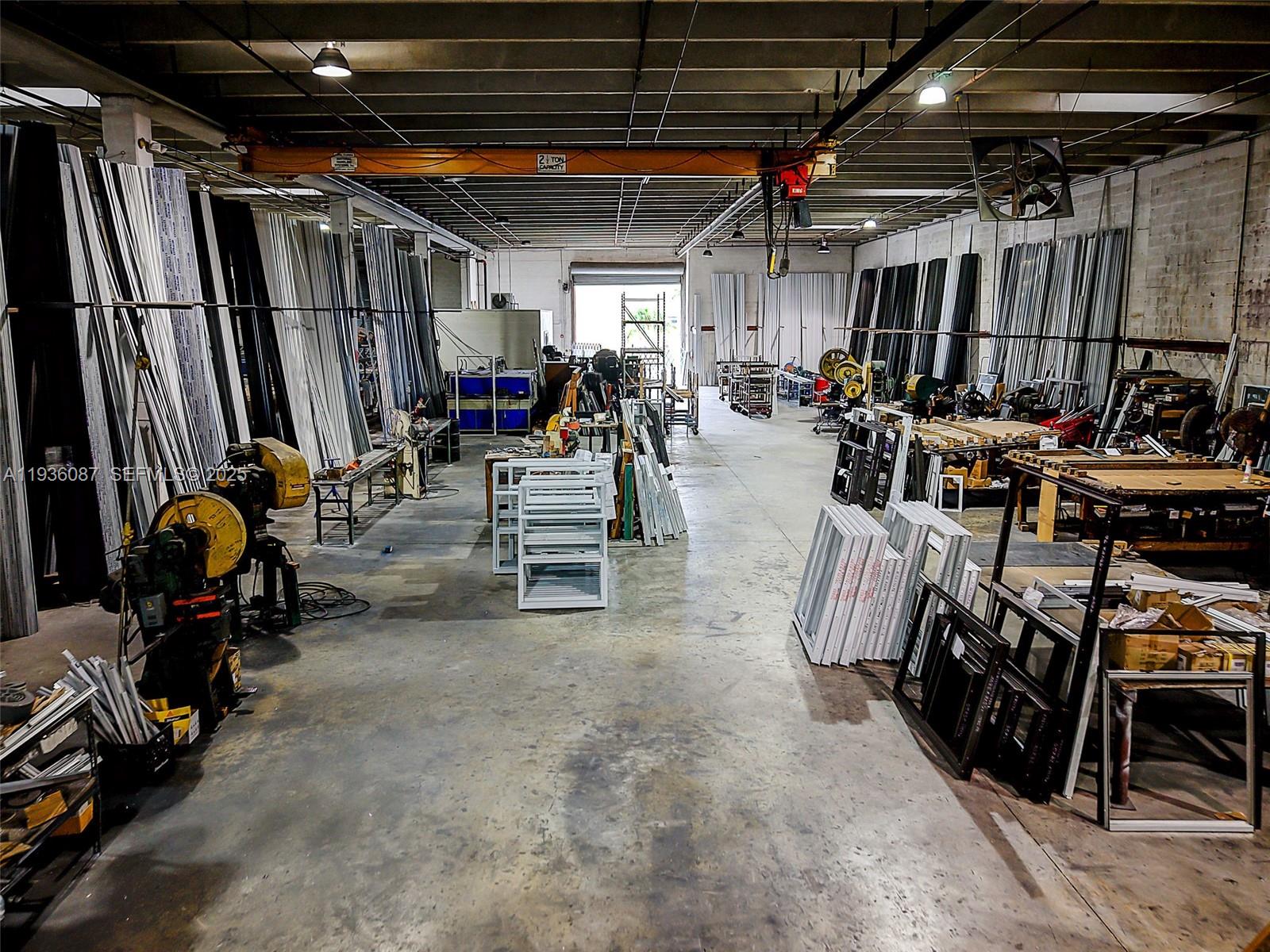   /   кв.футов $ 2025-12-29 0 Фото