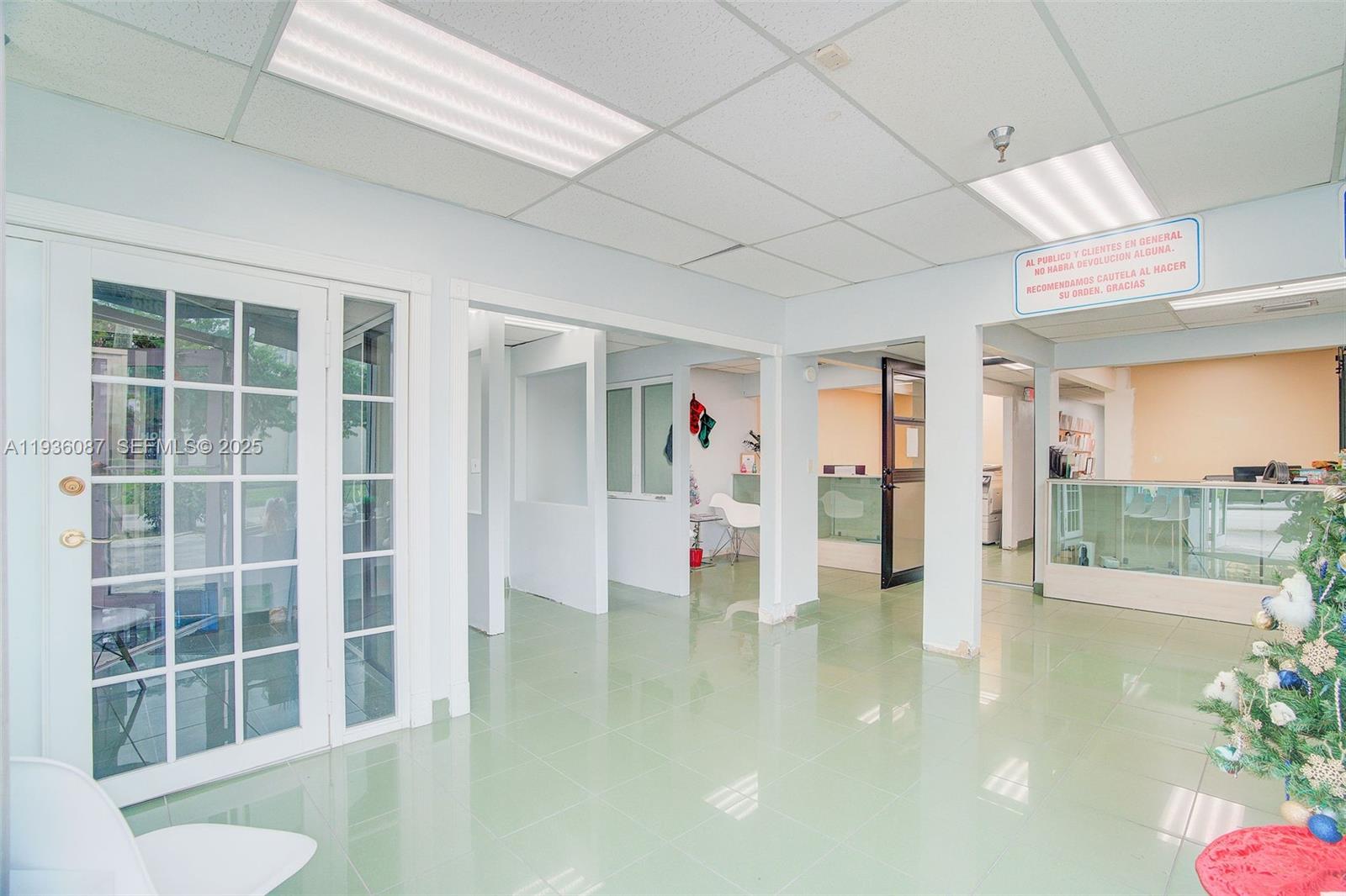   /   кв.футов $ 2025-12-29 0 Фото