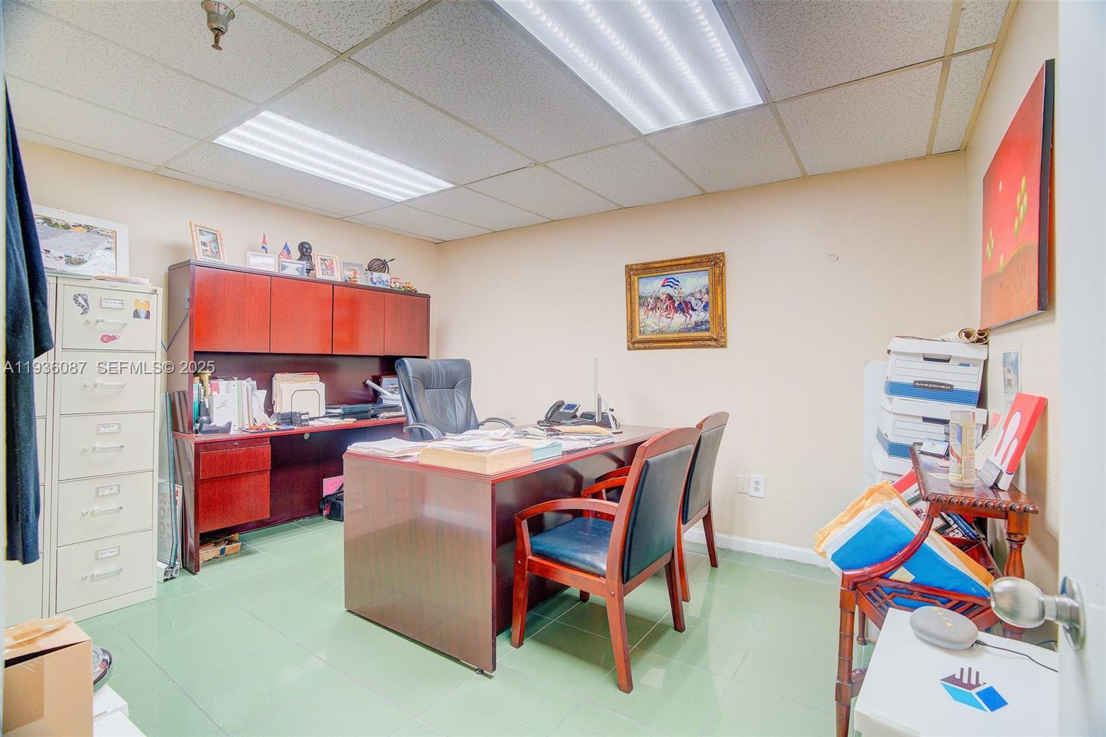   /   кв.футов $ 2025-12-29 0 Фото