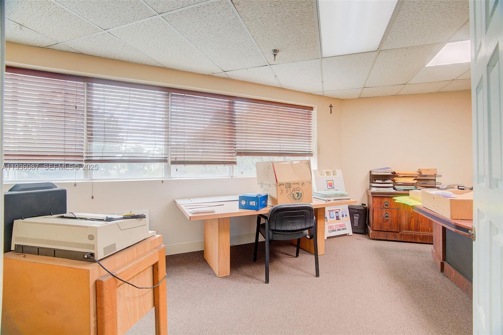   /   кв.футов $ 2025-12-29 0 Фото