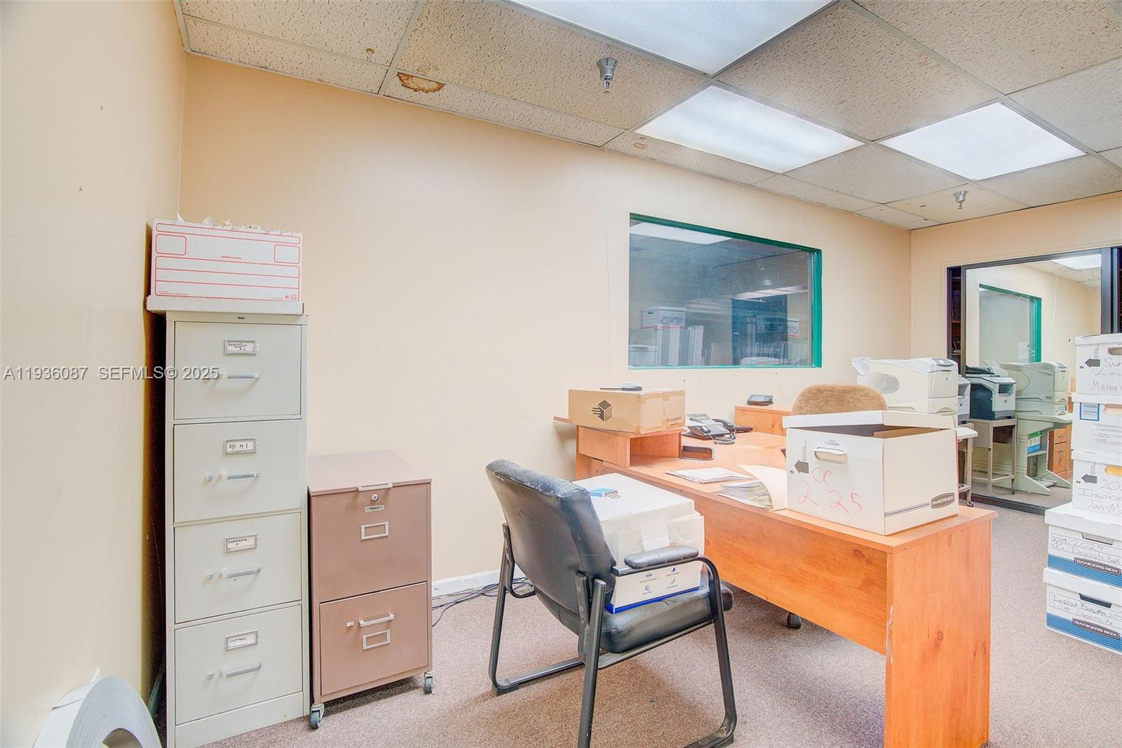   /   кв.футов $ 2025-12-29 0 Фото