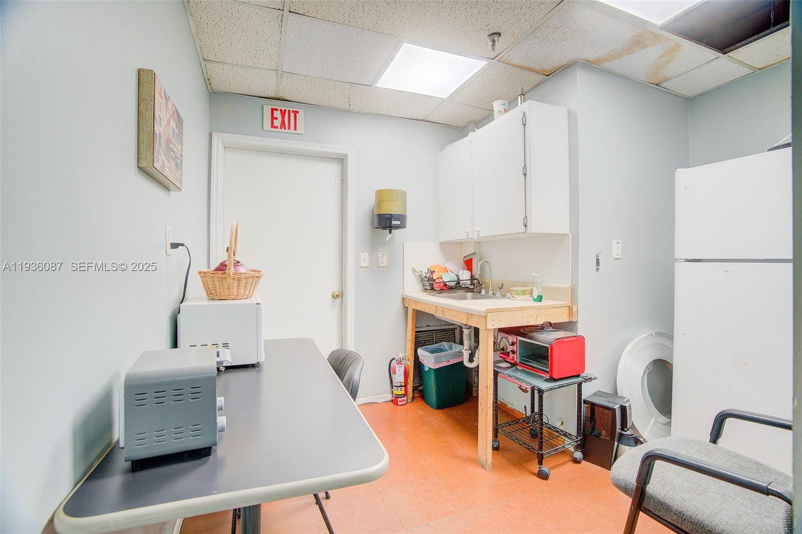   /   кв.футов $ 2025-12-29 0 Фото