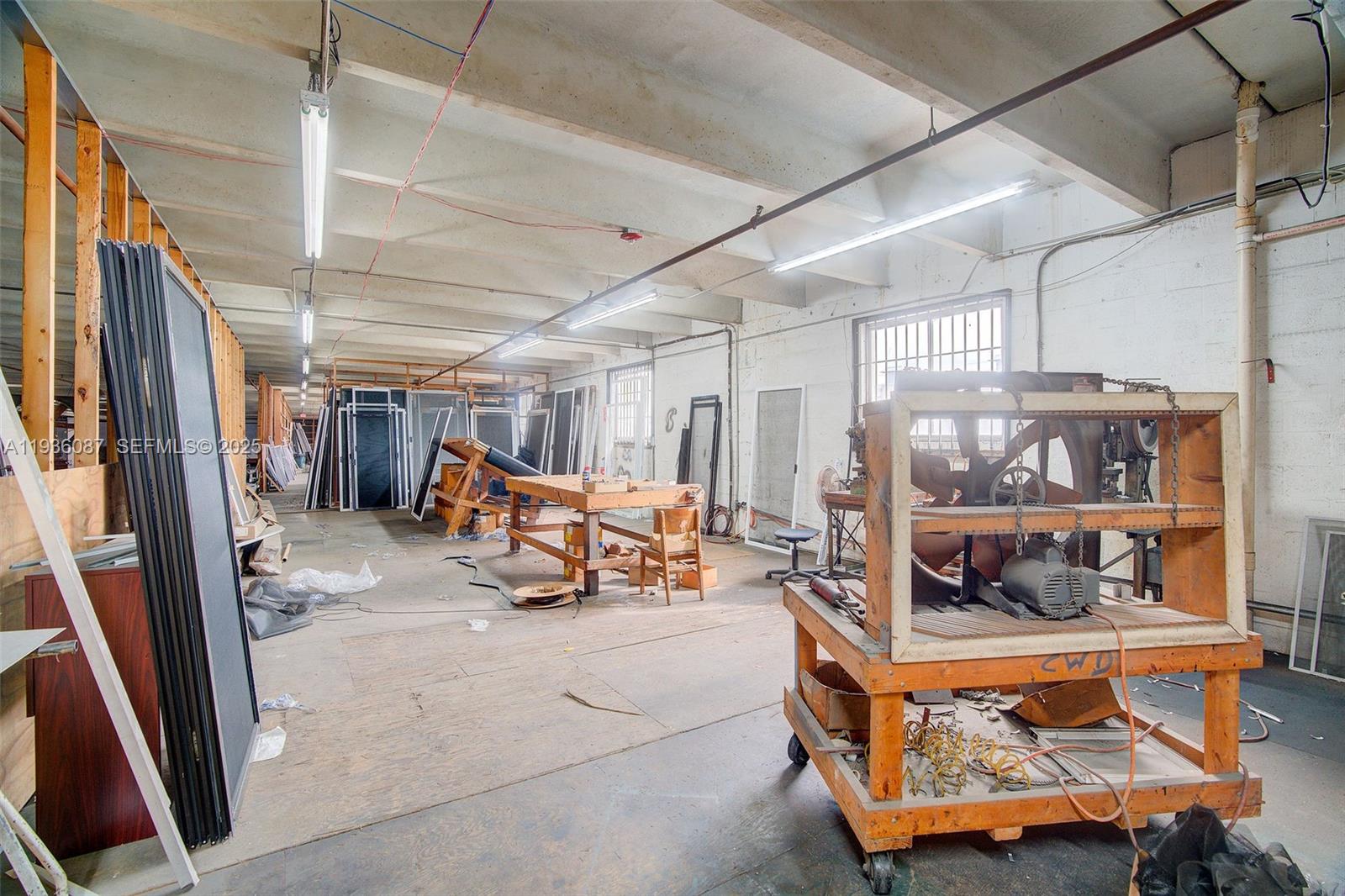   /   кв.футов $ 2025-12-29 0 Фото