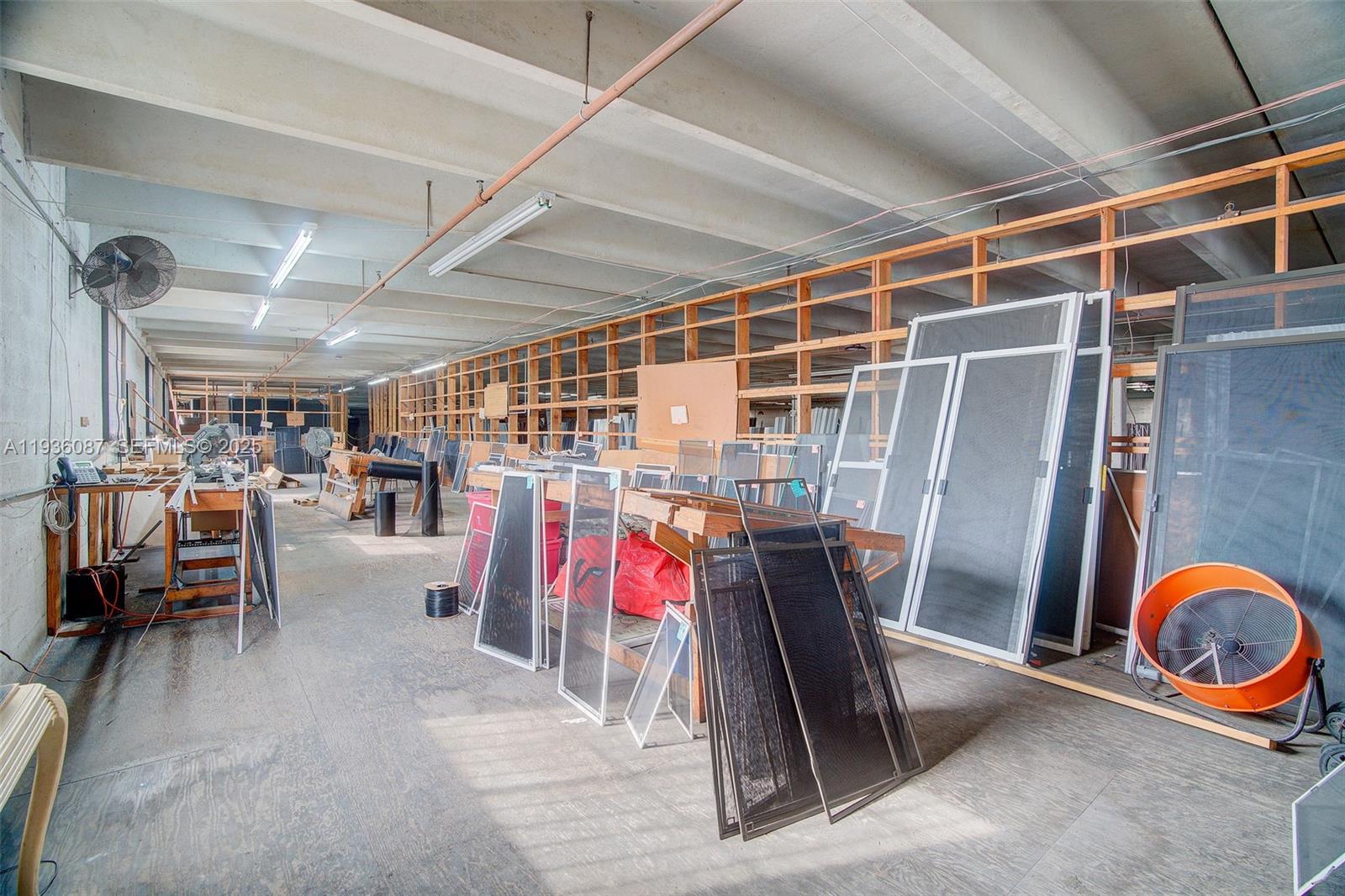   /   кв.футов $ 2025-12-29 0 Фото