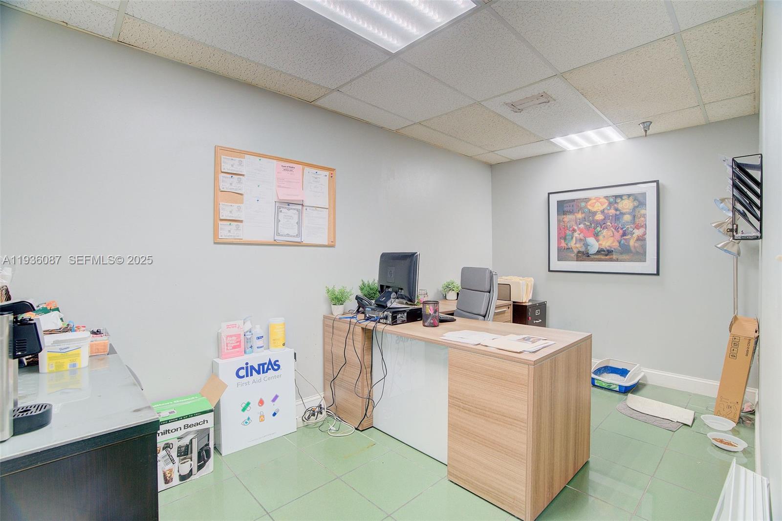   /   кв.футов $ 2025-12-29 0 Фото