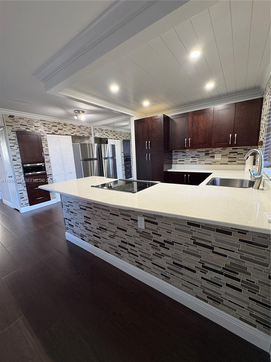 Подробнее 203 2 / 2 904 кв.футов $ 2025-12-29 0 Фото