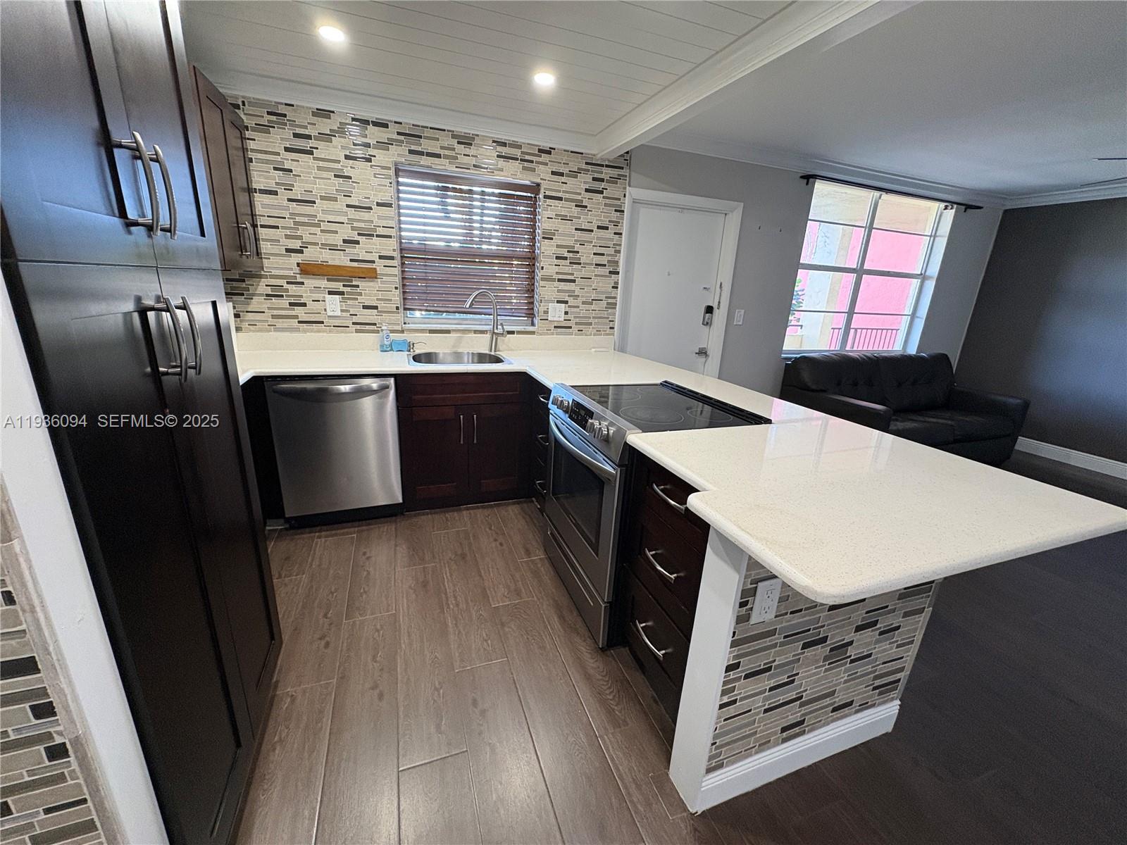 Подробнее 203 2 / 2 904 кв.футов $ 2025-12-29 0 Фото