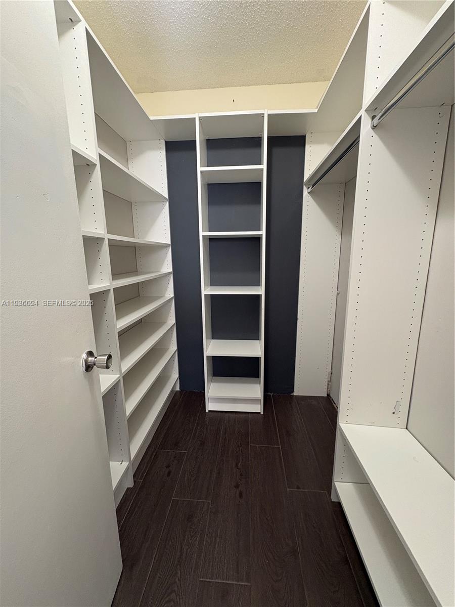 Подробнее 203 2 / 2 904 кв.футов $ 2025-12-29 0 Фото