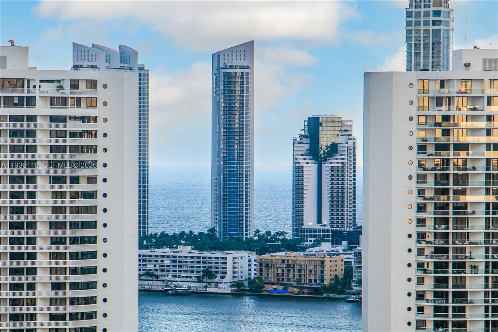 2906 3 / 3 1520 sq. ft. $ 2025-12-29 0 Photo