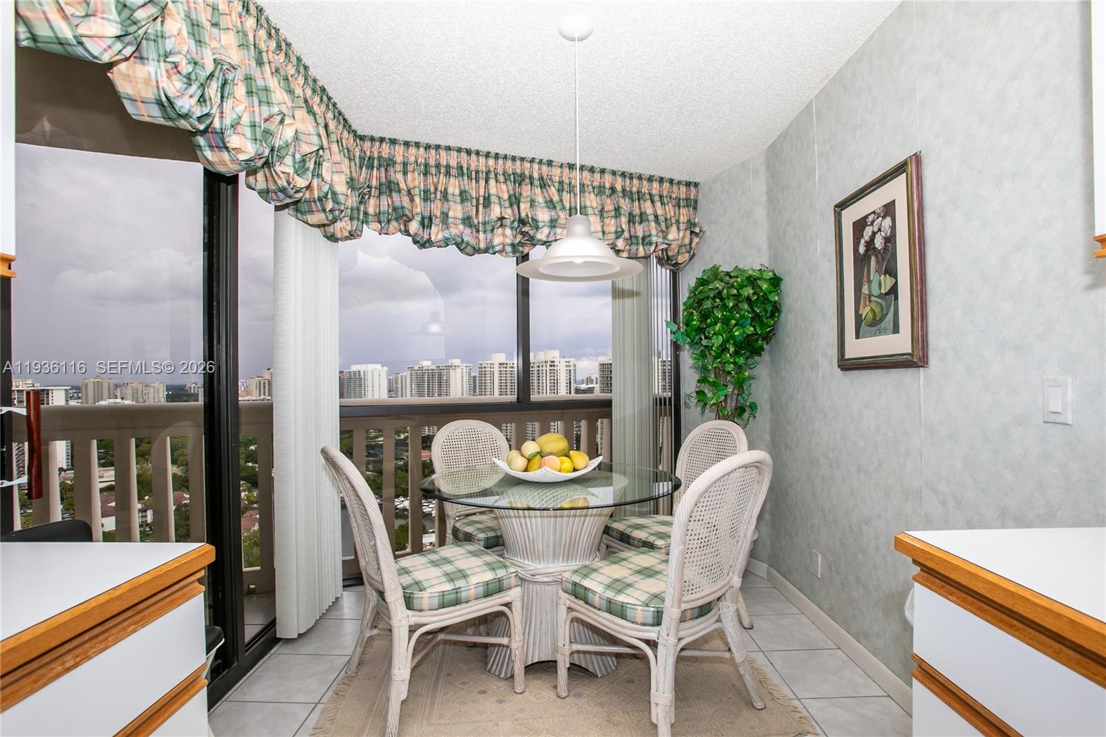 2906 3 / 3 1520 sq. ft. $ 2025-12-29 0 Photo