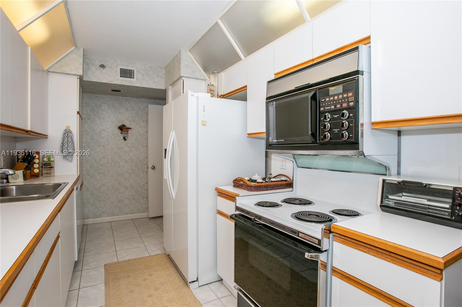 2906 3 / 3 1520 sq. ft. $ 2025-12-29 0 Photo