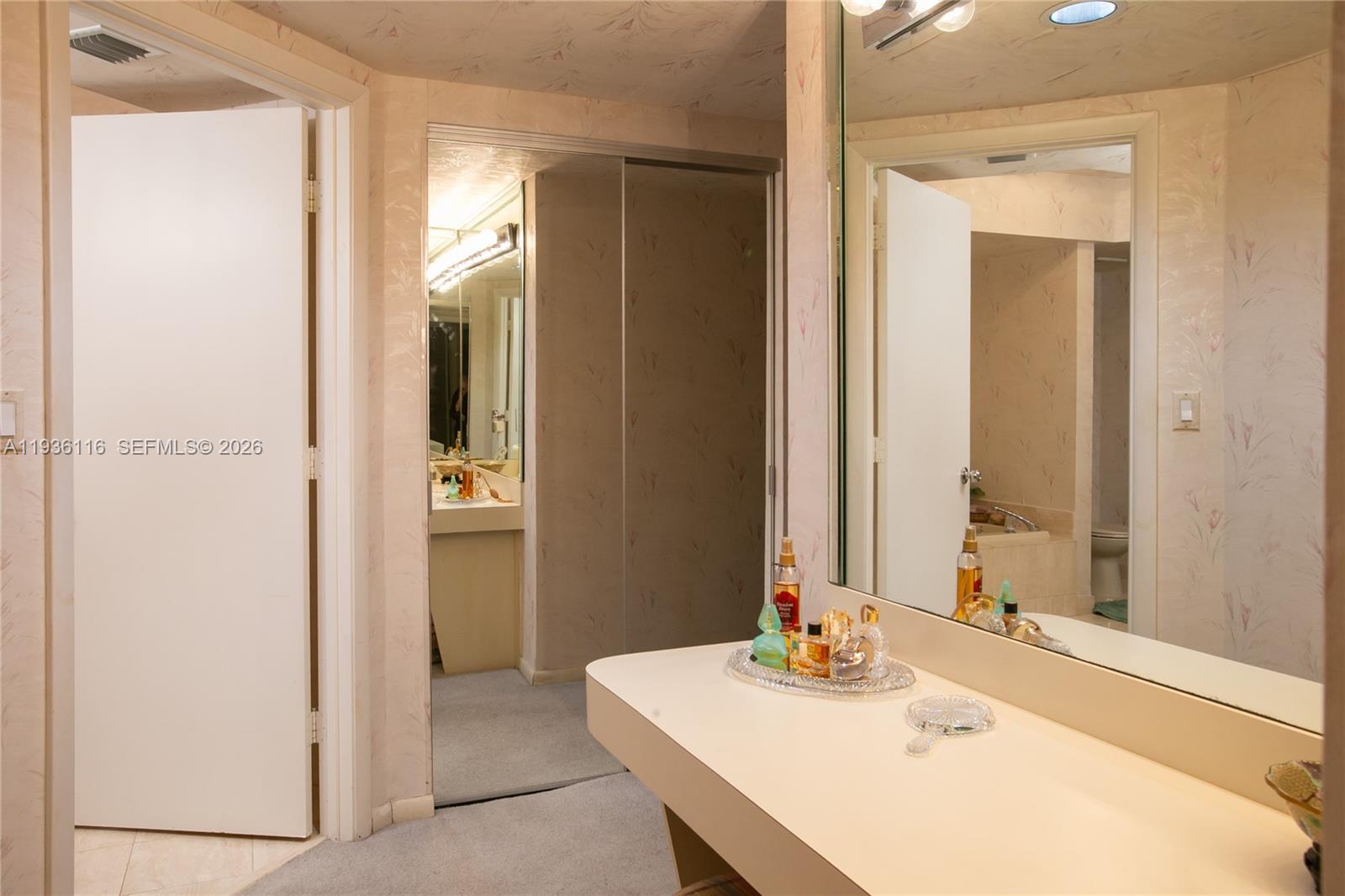 2906 3 / 3 1520 sq. ft. $ 2025-12-29 0 Photo