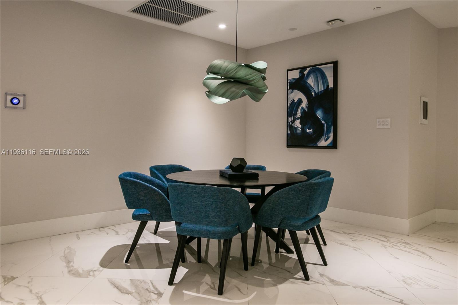 2906 3 / 3 1520 sq. ft. $ 2025-12-29 0 Photo