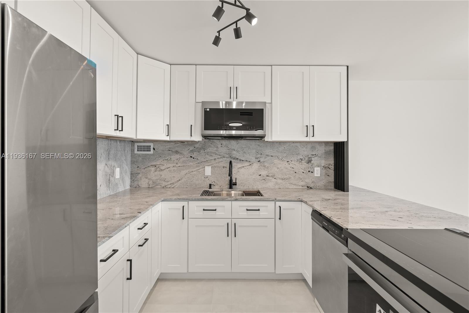 Photo of 3180 Ocean Dr #717, Hallandale Beach, Florida, 33009 -