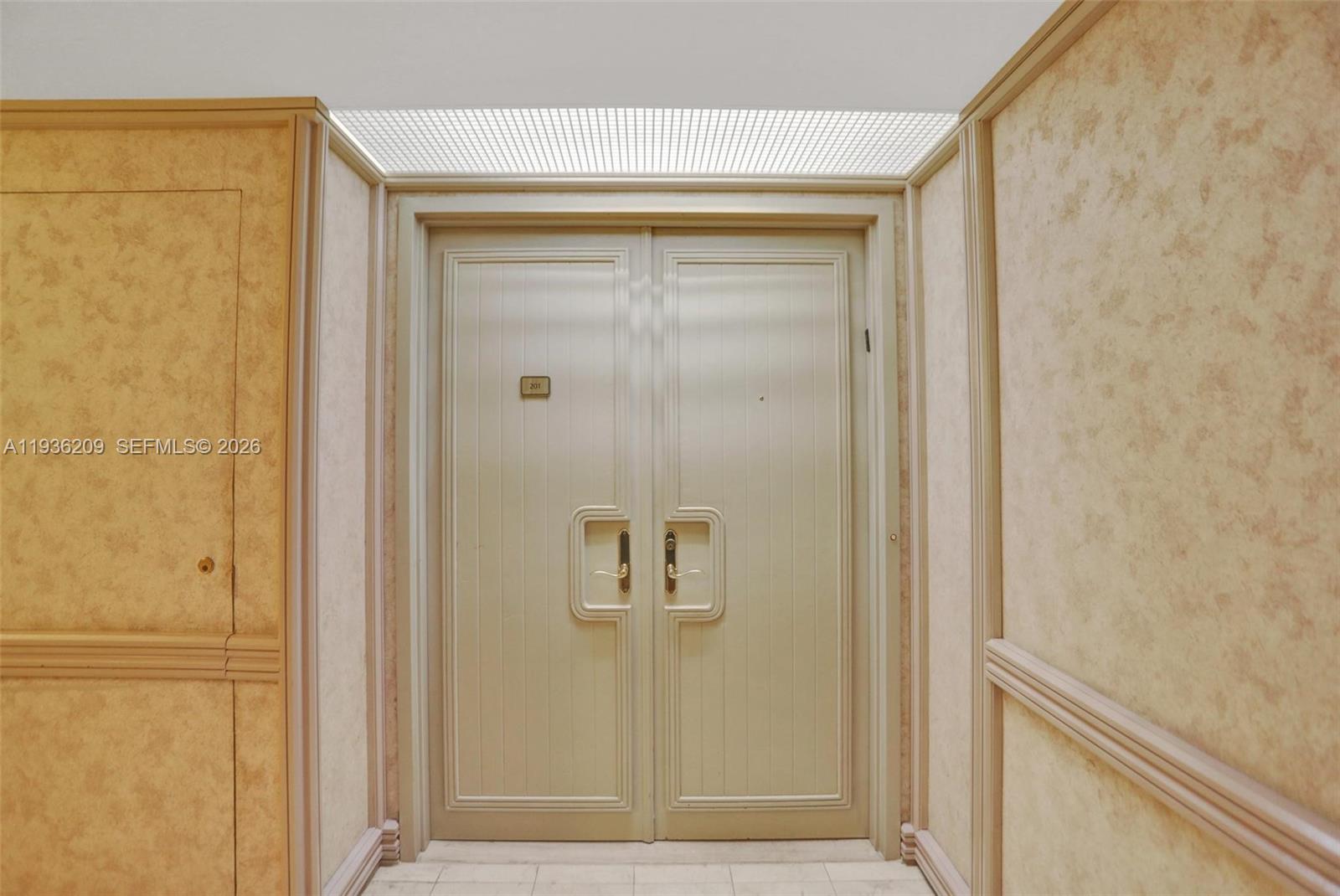 Photo of 20281 Country Club Dr  #201, Aventura, Florida, 33180 - 